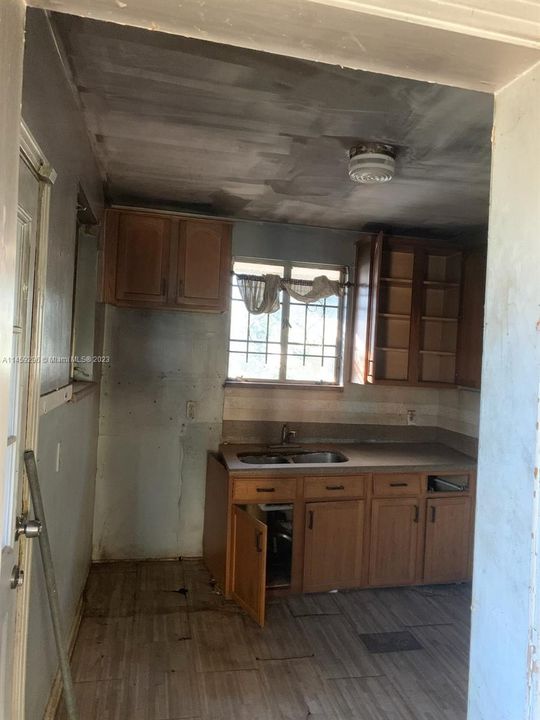 Recently Sold: $177,000 (3 beds, 2 baths, 1685 Square Feet)