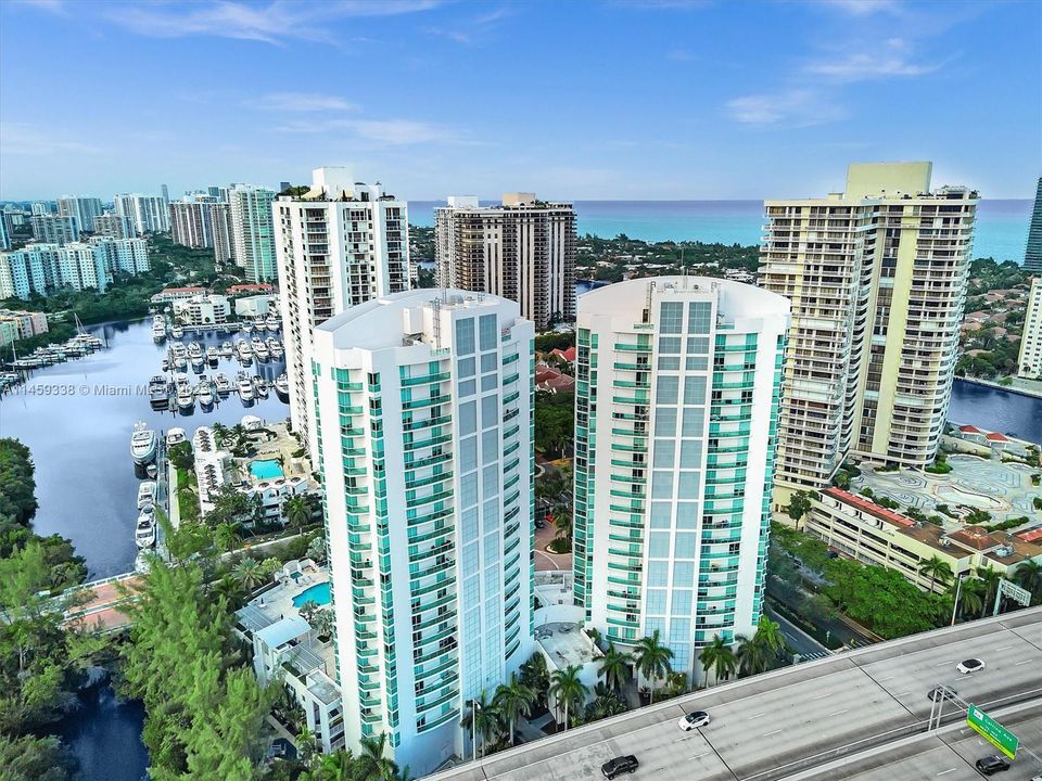 Recently Sold: $689,000 (2 beds, 2 baths, 1425 Square Feet)