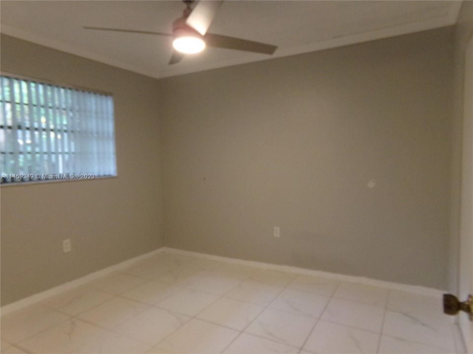 Recently Rented: $2,300 (2 beds, 1 baths, 697 Square Feet)