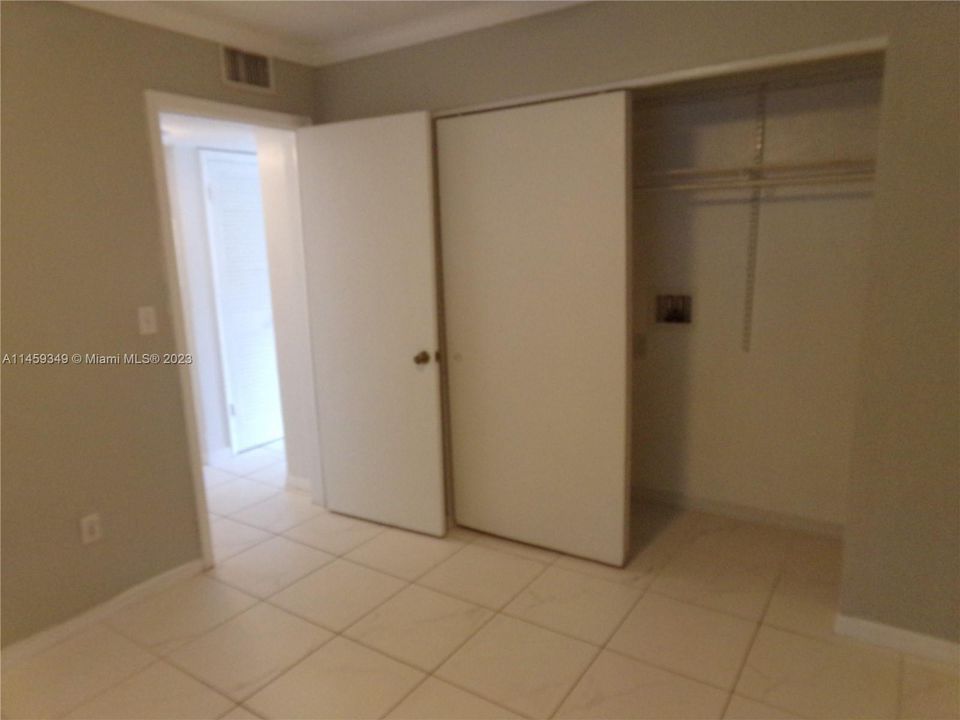 Recently Rented: $2,300 (2 beds, 1 baths, 697 Square Feet)