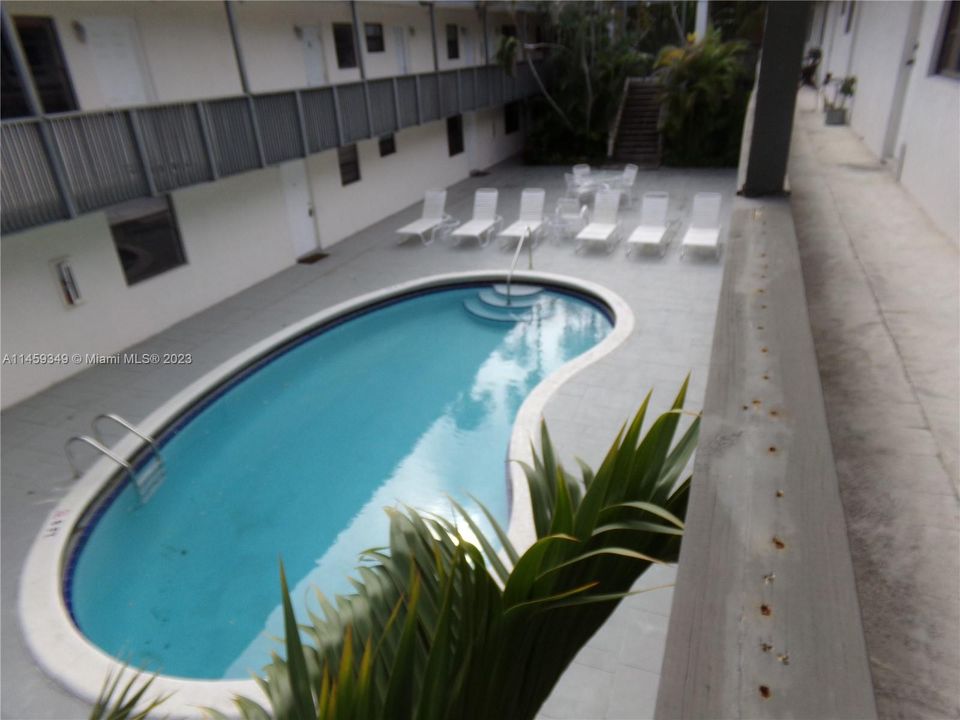 Recently Rented: $2,300 (2 beds, 1 baths, 697 Square Feet)