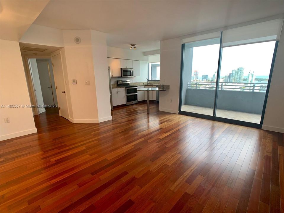 Recently Rented: $4,500 (2 beds, 2 baths, 1127 Square Feet)