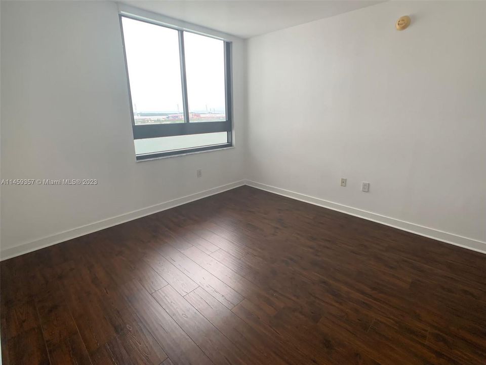 Recently Rented: $4,500 (2 beds, 2 baths, 1127 Square Feet)