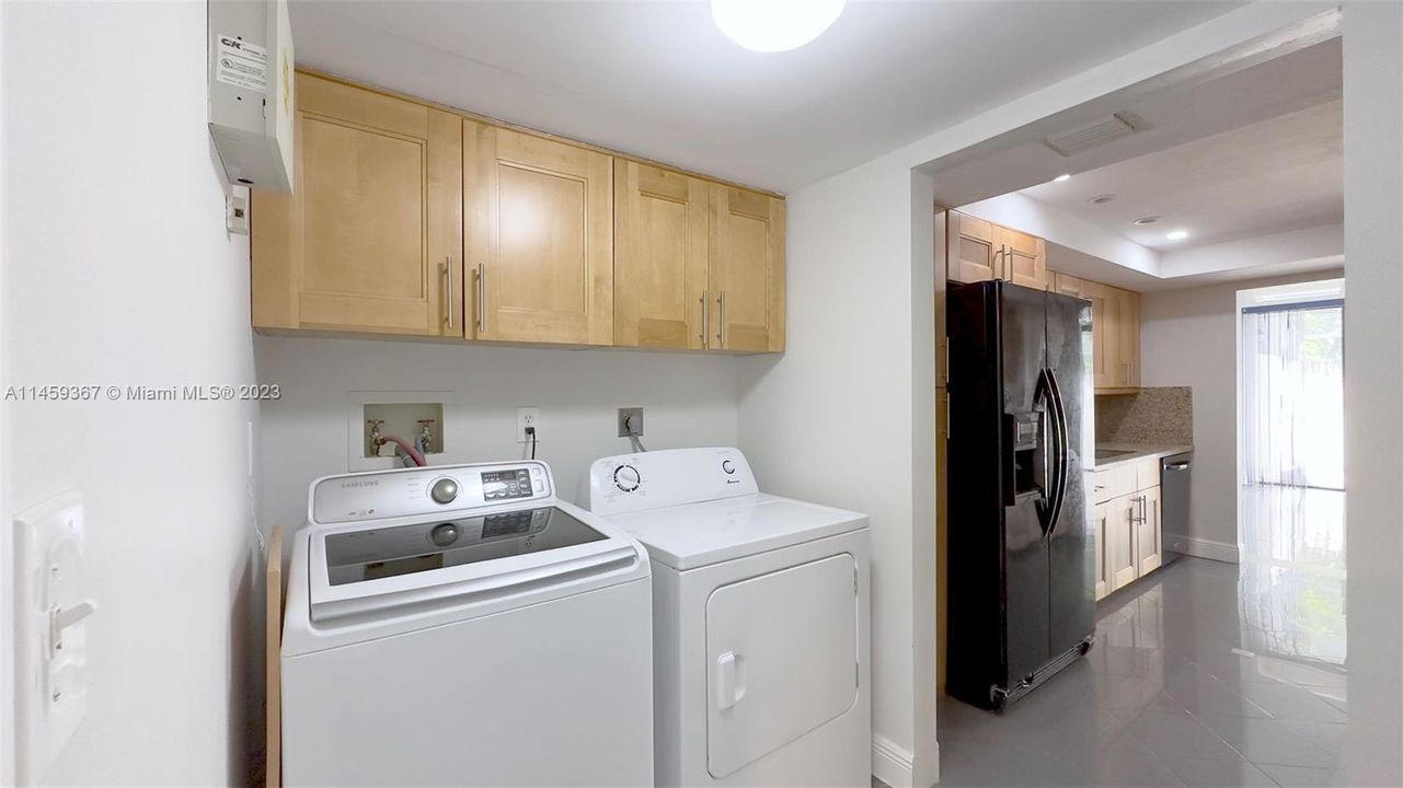 最近售出: $749,000 (3 贝兹, 3 浴室, 2019 平方英尺)