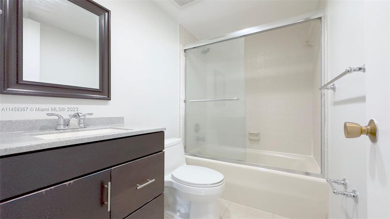 最近售出: $749,000 (3 贝兹, 3 浴室, 2019 平方英尺)