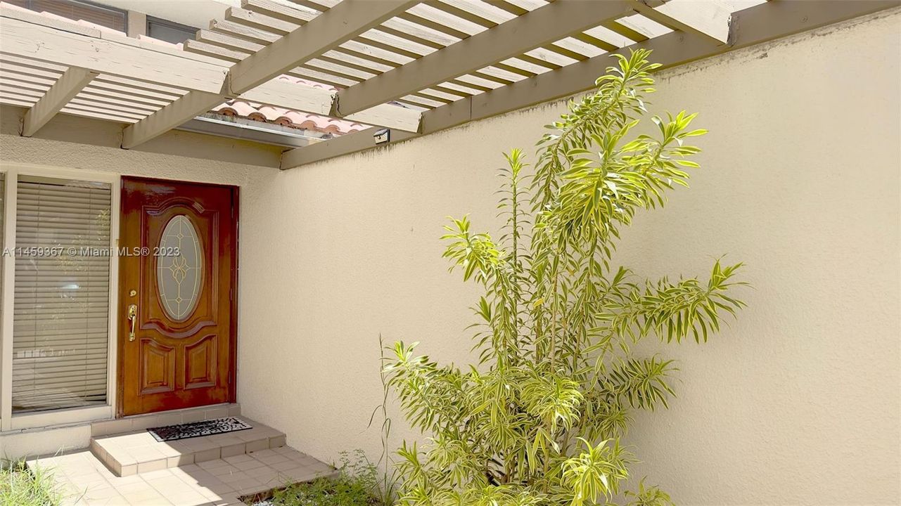 最近售出: $749,000 (3 贝兹, 3 浴室, 2019 平方英尺)