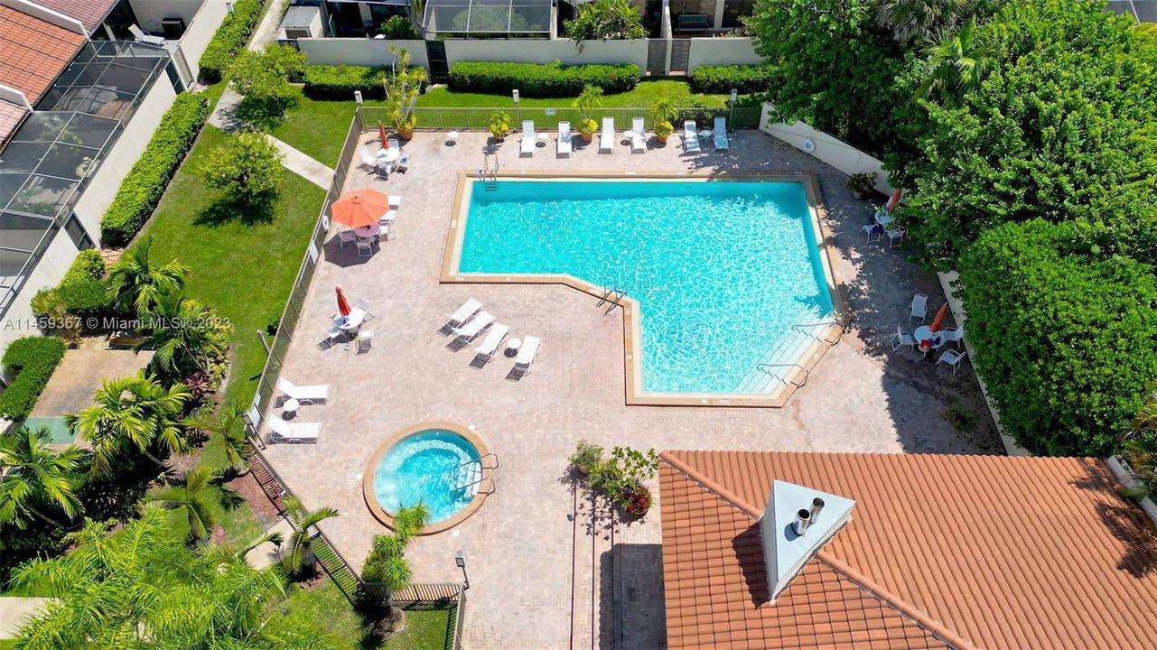 最近售出: $749,000 (3 贝兹, 3 浴室, 2019 平方英尺)