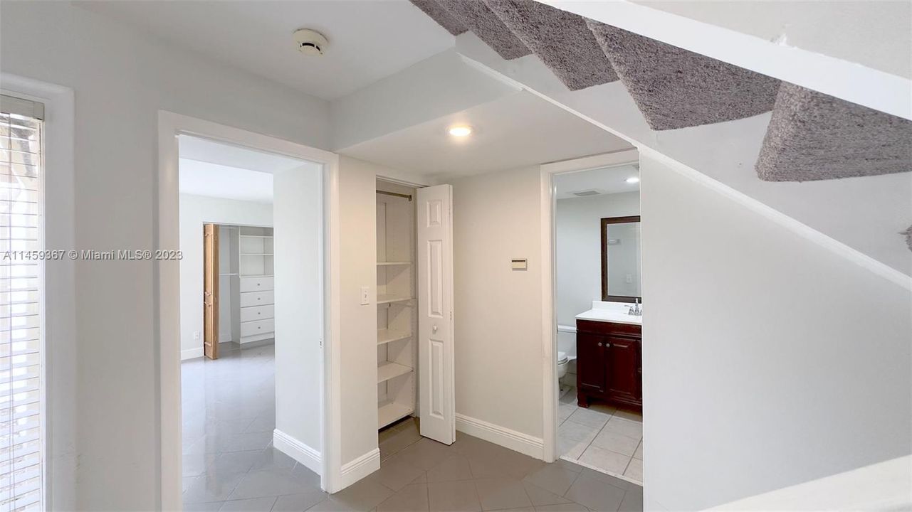 最近售出: $749,000 (3 贝兹, 3 浴室, 2019 平方英尺)