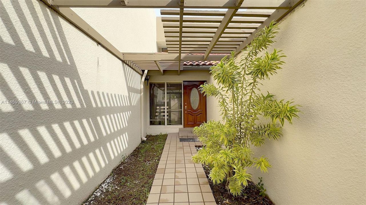 最近售出: $749,000 (3 贝兹, 3 浴室, 2019 平方英尺)