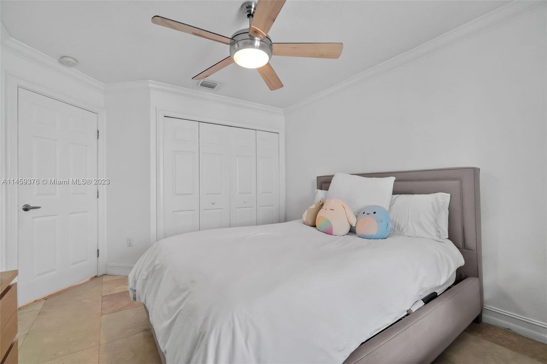 Recently Sold: $1,220,000 (5 beds, 3 baths, 3369 Square Feet)