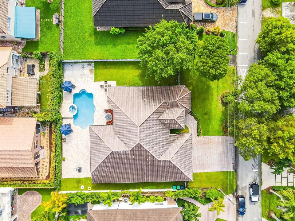 Recently Sold: $1,220,000 (5 beds, 3 baths, 3369 Square Feet)