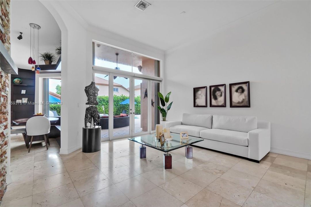 Recently Sold: $1,220,000 (5 beds, 3 baths, 3369 Square Feet)