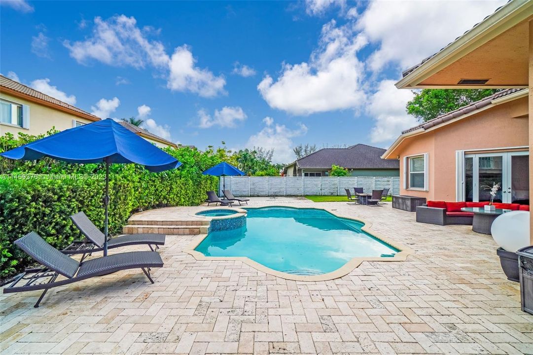 Recently Sold: $1,220,000 (5 beds, 3 baths, 3369 Square Feet)