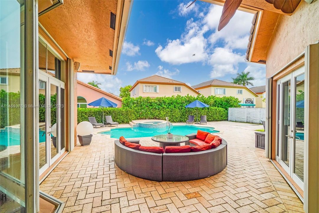 Recently Sold: $1,220,000 (5 beds, 3 baths, 3369 Square Feet)