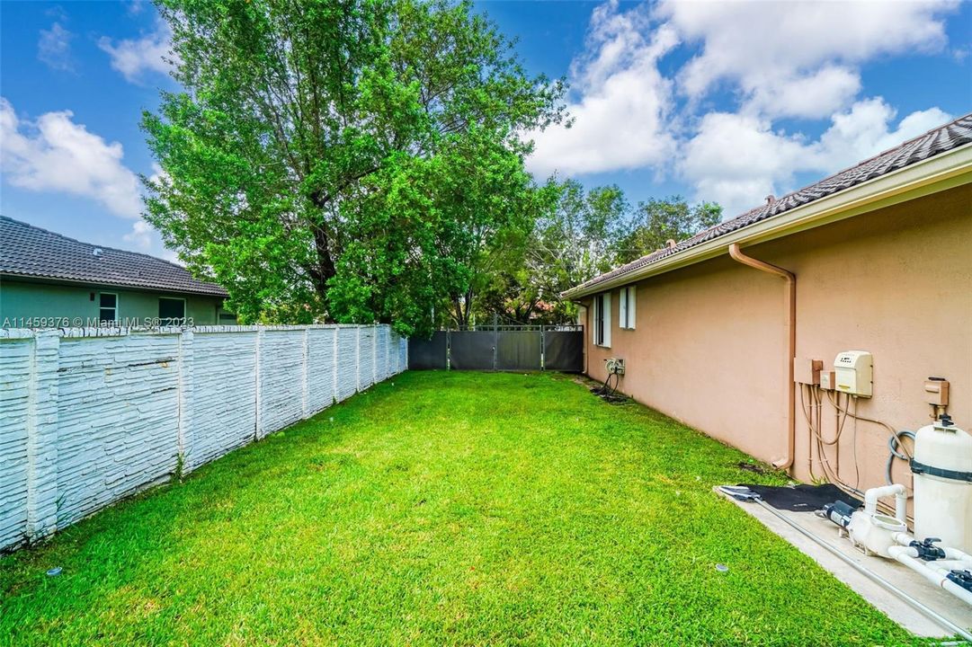 Recently Sold: $1,220,000 (5 beds, 3 baths, 3369 Square Feet)