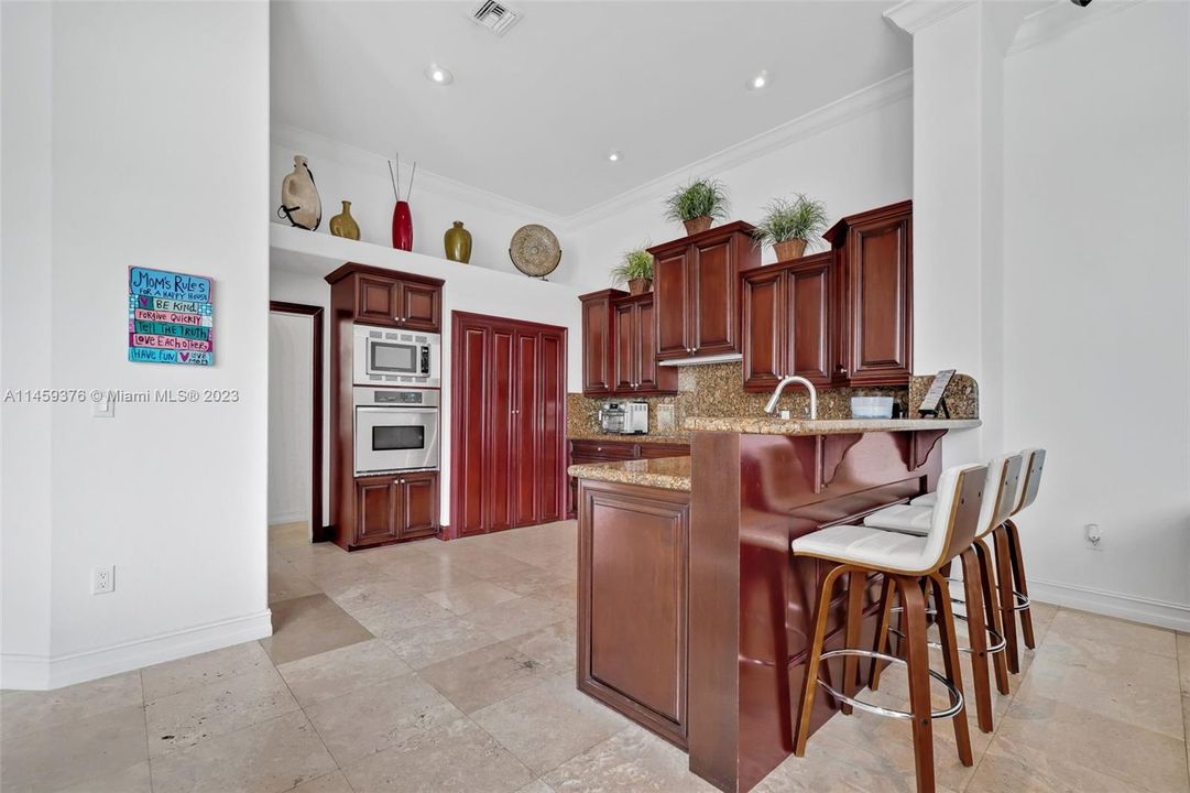 Recently Sold: $1,220,000 (5 beds, 3 baths, 3369 Square Feet)