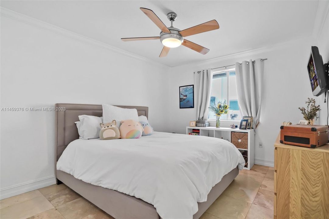 Recently Sold: $1,220,000 (5 beds, 3 baths, 3369 Square Feet)