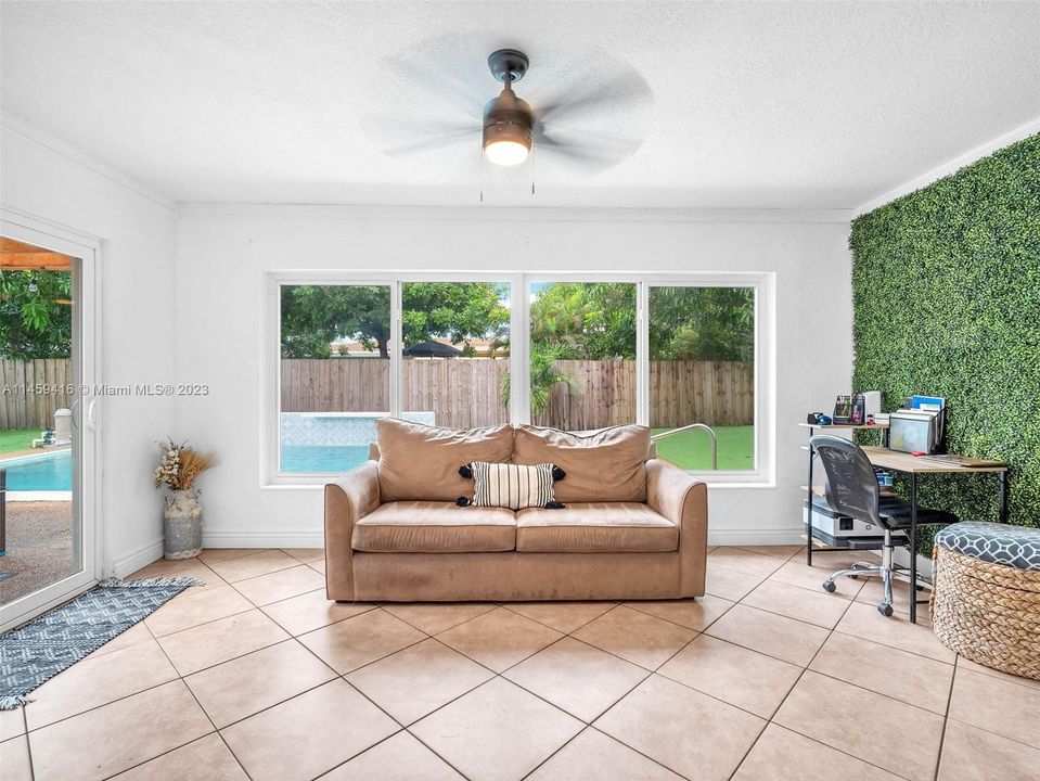 Recently Sold: $495,000 (3 beds, 2 baths, 1593 Square Feet)
