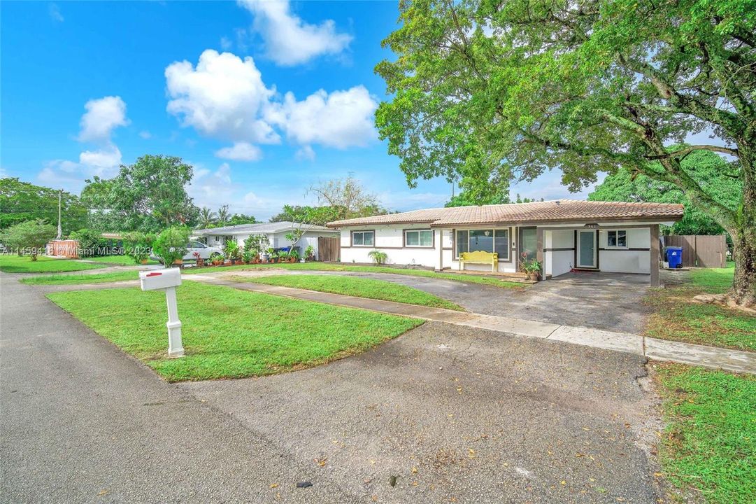 Recently Sold: $495,000 (3 beds, 2 baths, 1593 Square Feet)