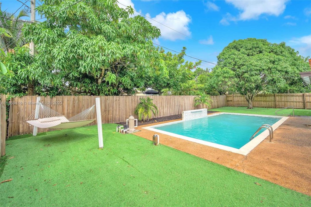 Recently Sold: $495,000 (3 beds, 2 baths, 1593 Square Feet)