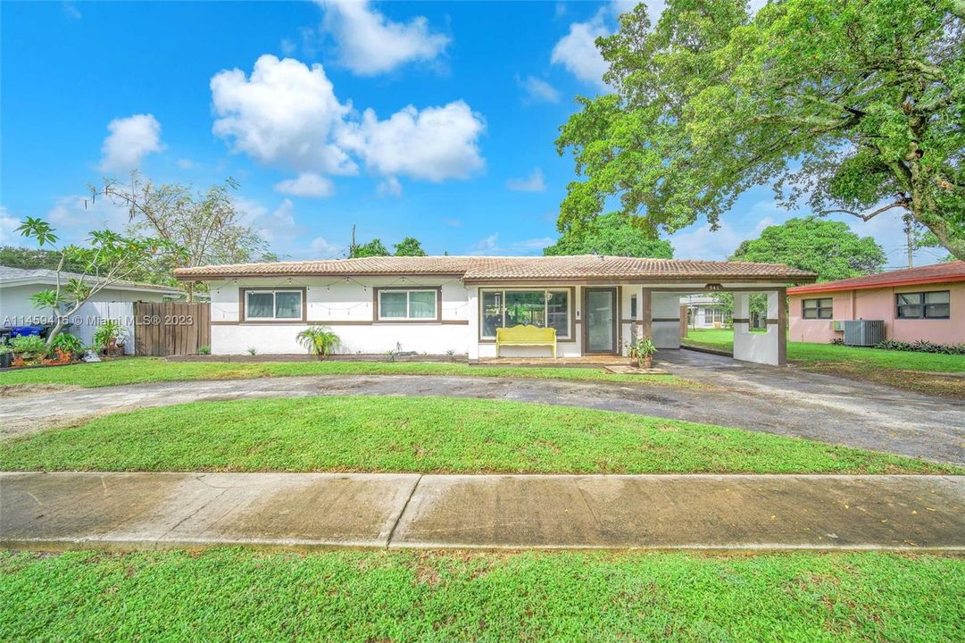 Recently Sold: $495,000 (3 beds, 2 baths, 1593 Square Feet)