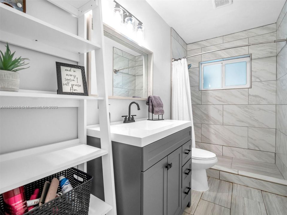 Recently Sold: $495,000 (3 beds, 2 baths, 1593 Square Feet)