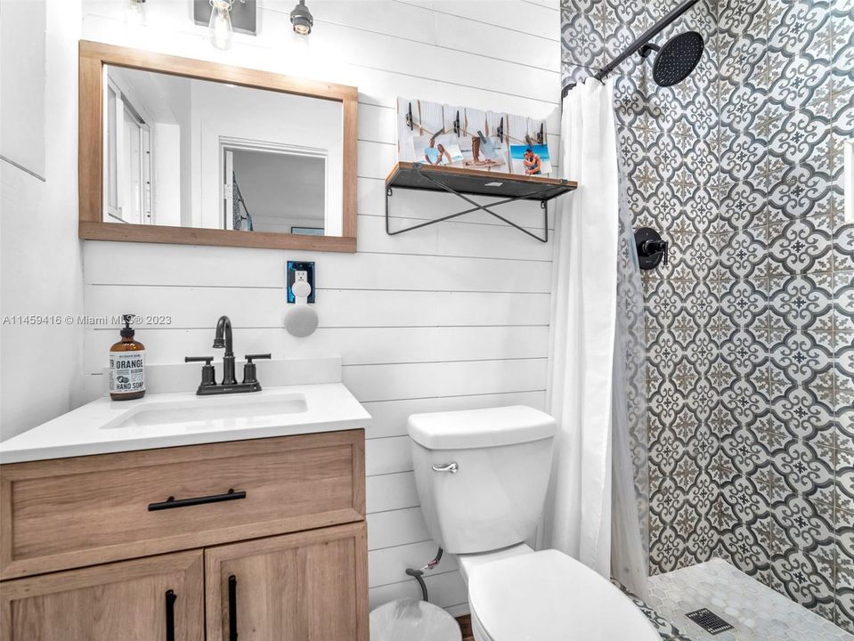 Recently Sold: $495,000 (3 beds, 2 baths, 1593 Square Feet)