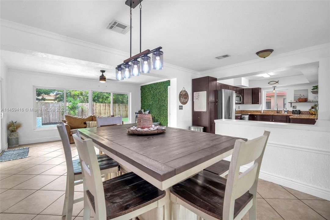 Recently Sold: $495,000 (3 beds, 2 baths, 1593 Square Feet)