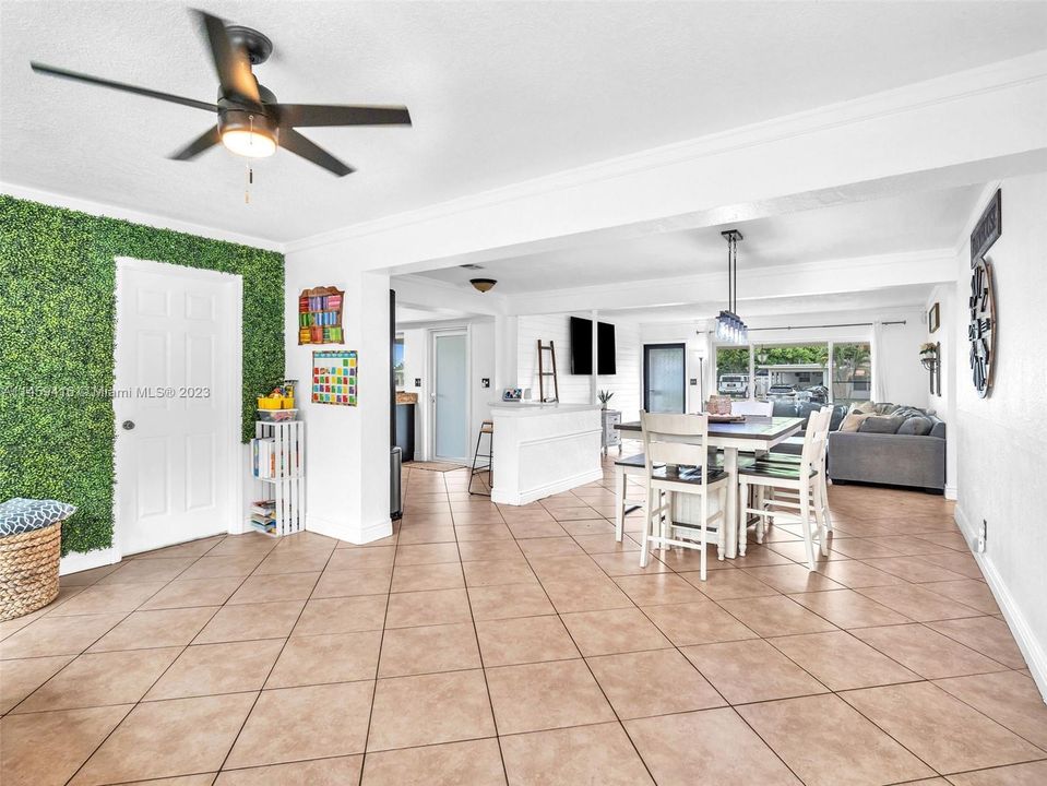 Recently Sold: $495,000 (3 beds, 2 baths, 1593 Square Feet)