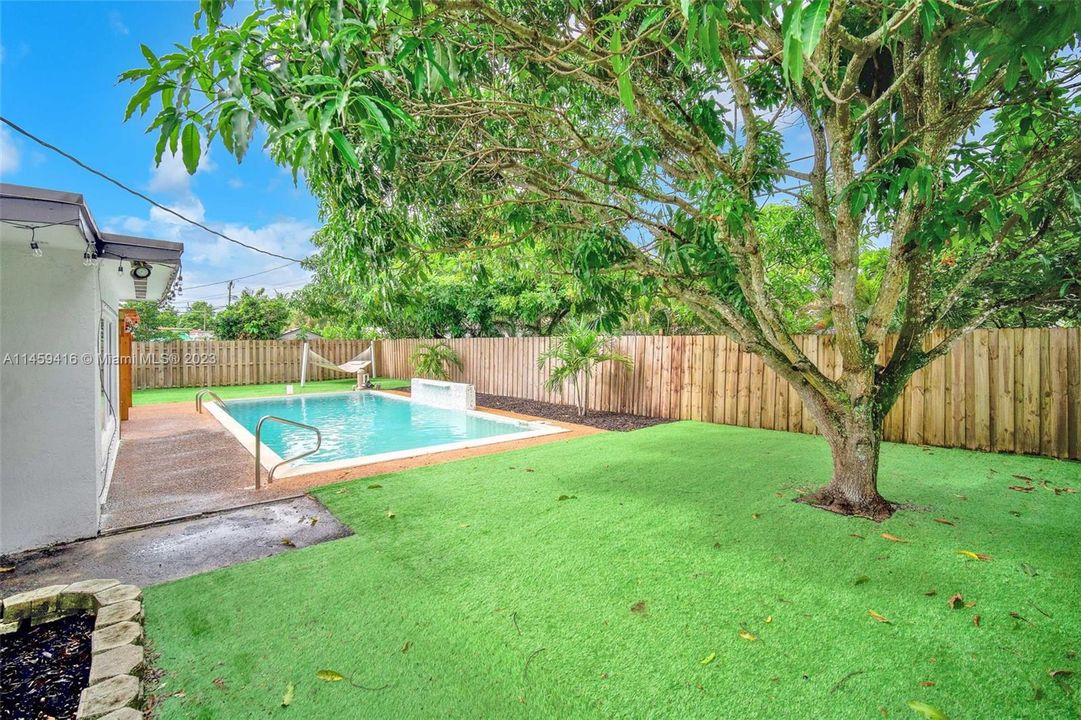 Recently Sold: $495,000 (3 beds, 2 baths, 1593 Square Feet)