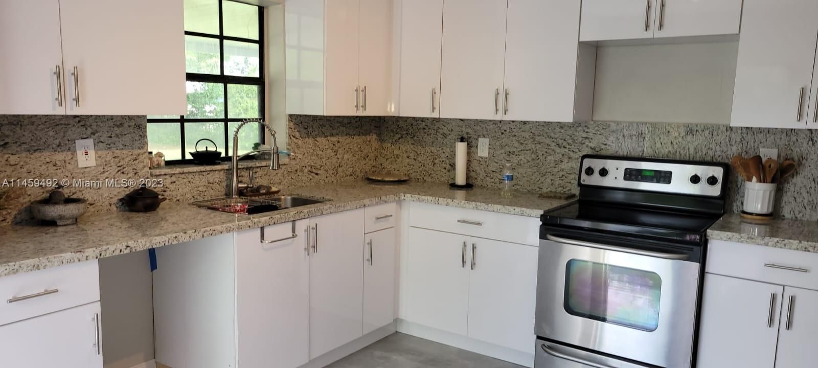 Recently Sold: $499,000 (3 beds, 1 baths, 1104 Square Feet)