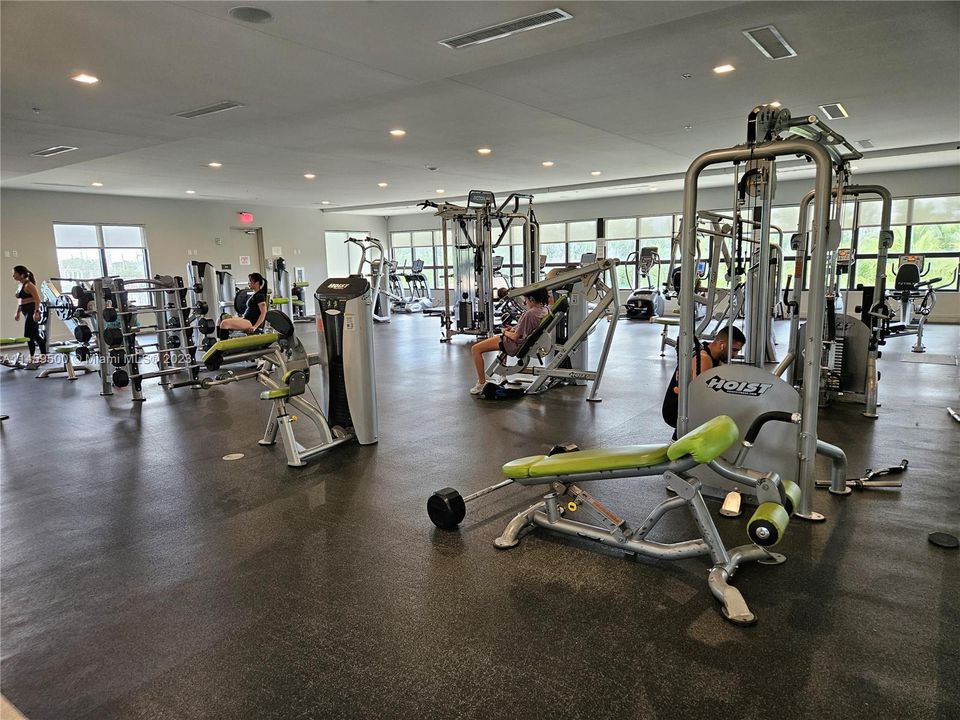 Recently Rented: $2,850 (2 beds, 2 baths, 1072 Square Feet)