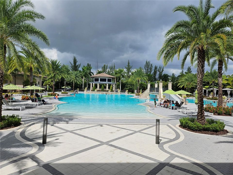 Recently Rented: $2,850 (2 beds, 2 baths, 1072 Square Feet)