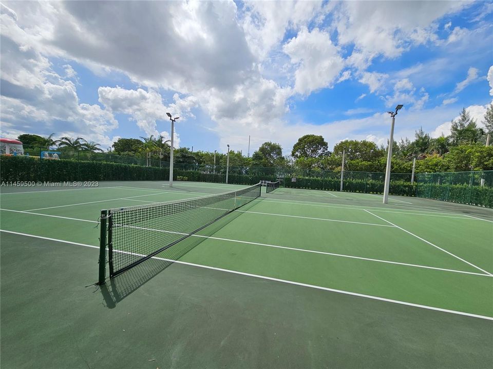 Recently Rented: $2,850 (2 beds, 2 baths, 1072 Square Feet)