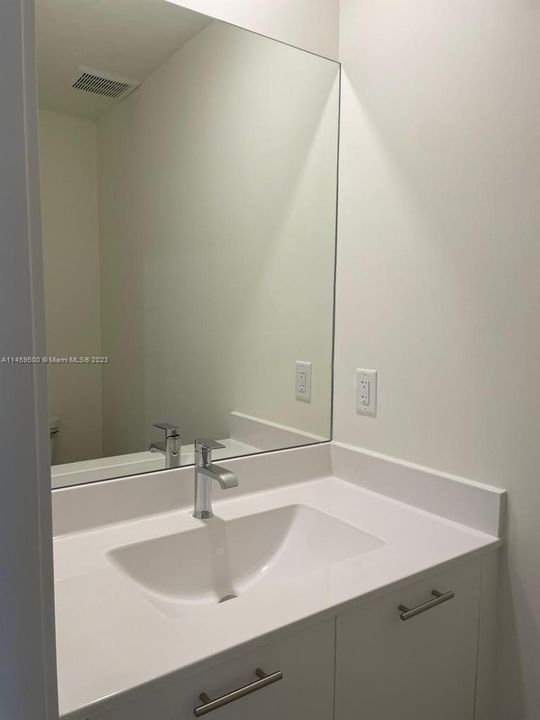 Recently Rented: $2,850 (2 beds, 2 baths, 1072 Square Feet)