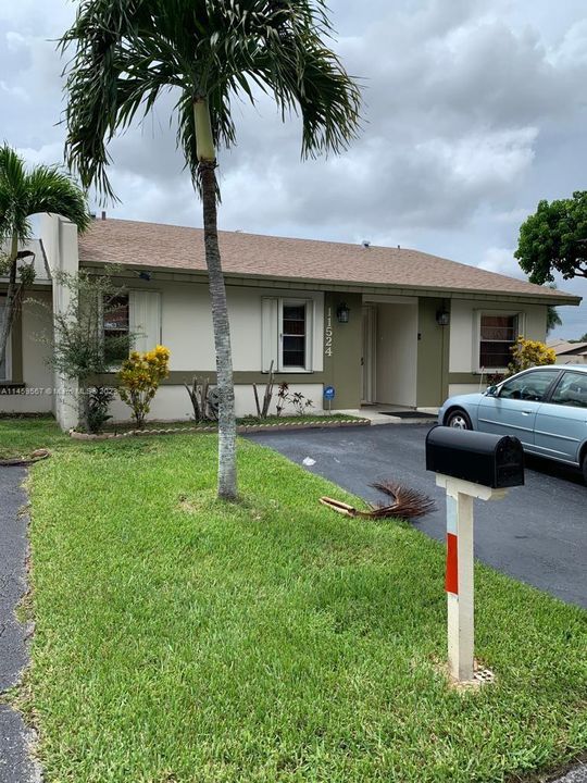 Recently Rented: $2,600 (3 beds, 2 baths, 1276 Square Feet)