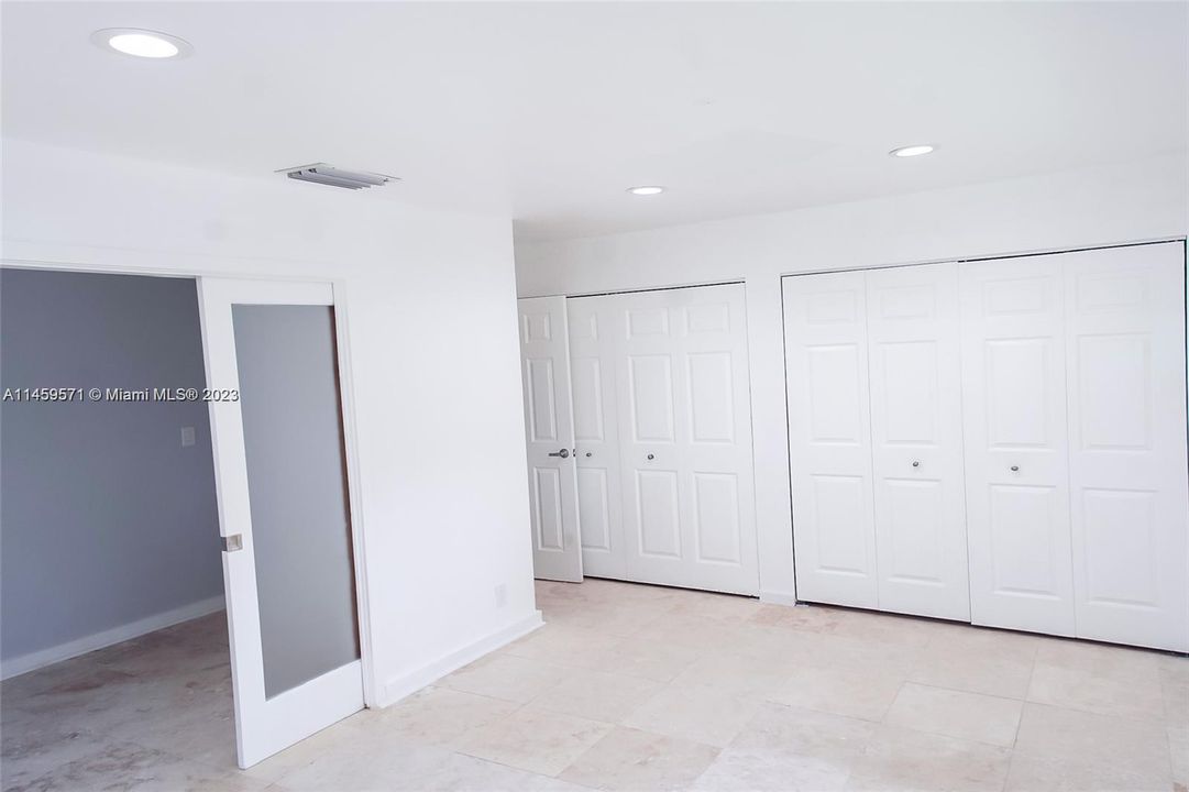 Recently Rented: $5,875 (4 beds, 3 baths, 2327 Square Feet)