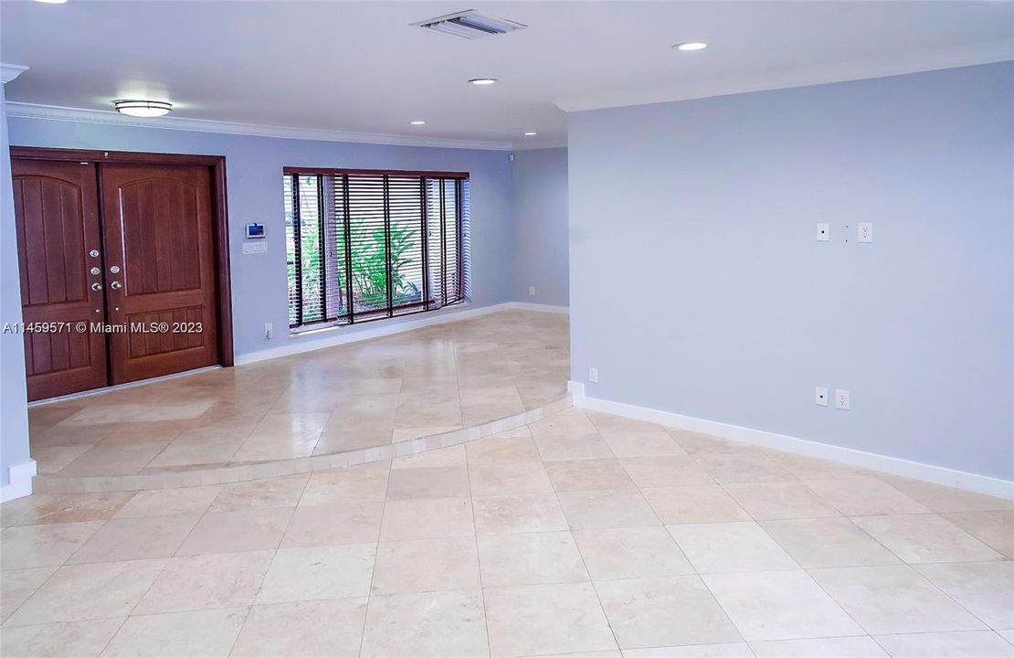 Recently Rented: $5,875 (4 beds, 3 baths, 2327 Square Feet)