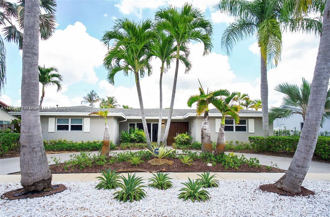 Recently Rented: $5,875 (4 beds, 3 baths, 2327 Square Feet)