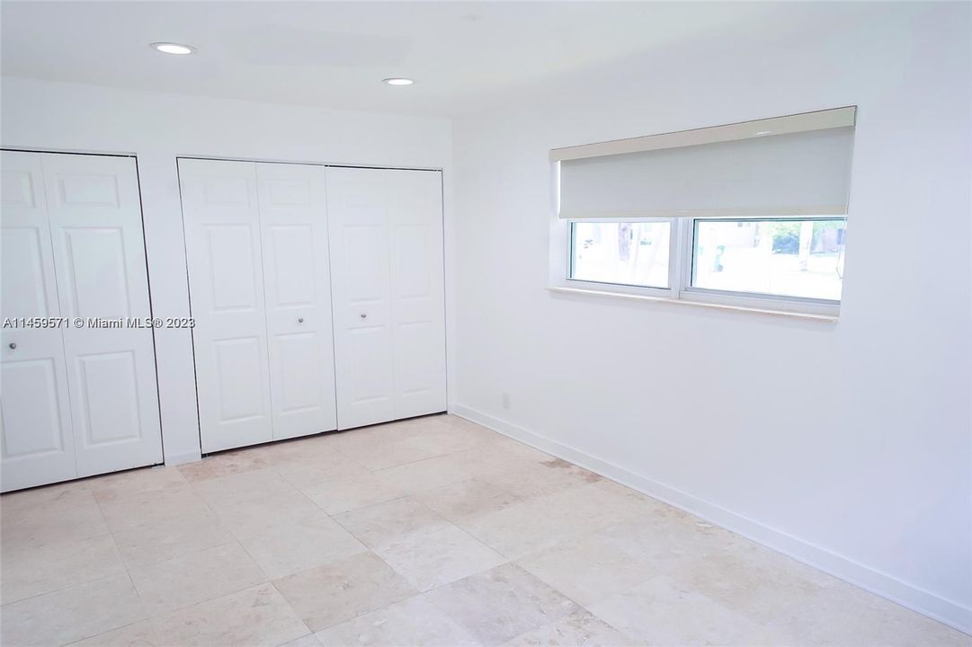 Recently Rented: $5,875 (4 beds, 3 baths, 2327 Square Feet)