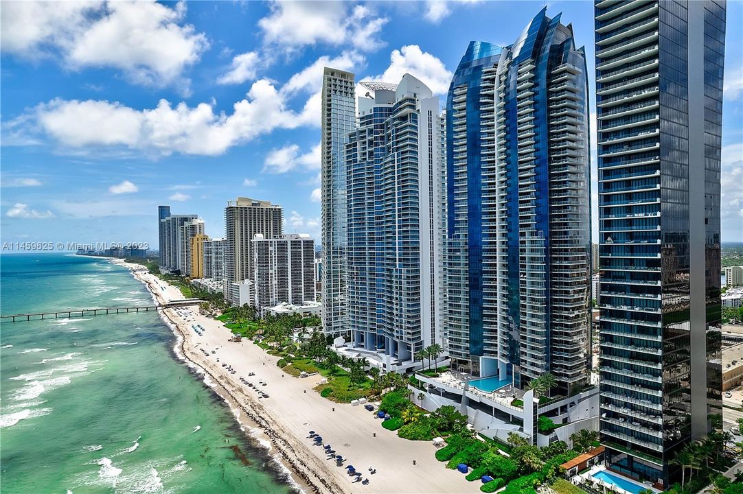 Недавно продано: $2,200,000 (2 спален, 3 ванн, 1487 Квадратных фут)