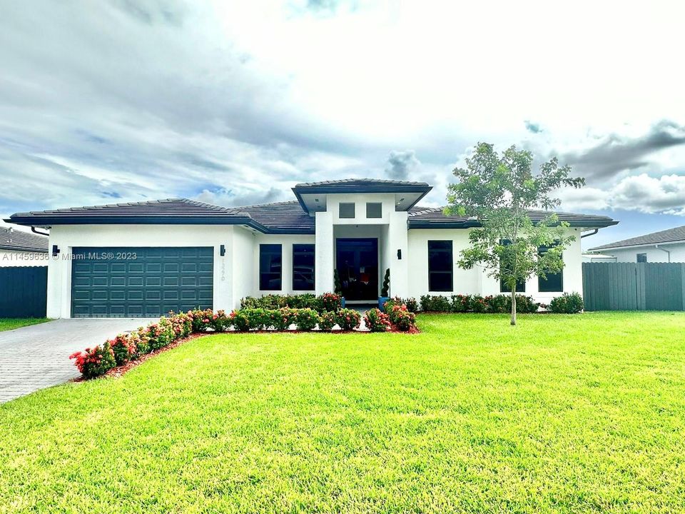 Recently Sold: $980,000 (4 beds, 3 baths, 2511 Square Feet)