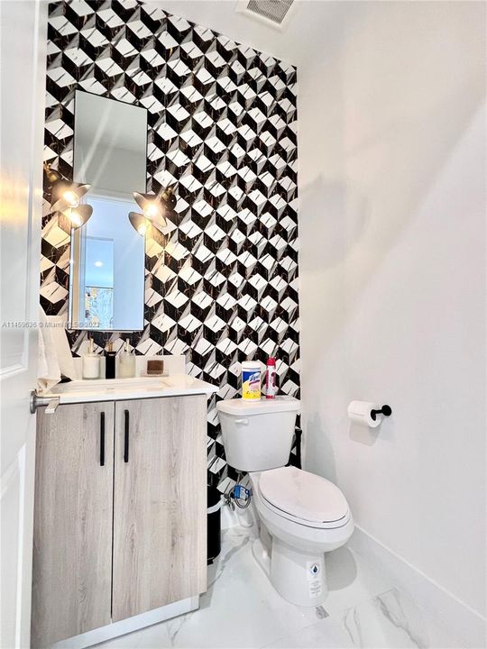 Recently Sold: $980,000 (4 beds, 3 baths, 2511 Square Feet)