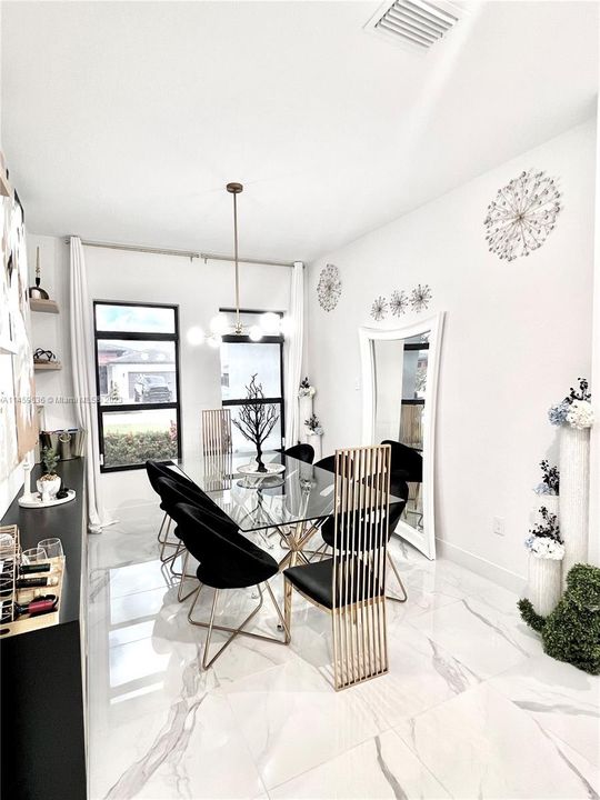 Recently Sold: $980,000 (4 beds, 3 baths, 2511 Square Feet)