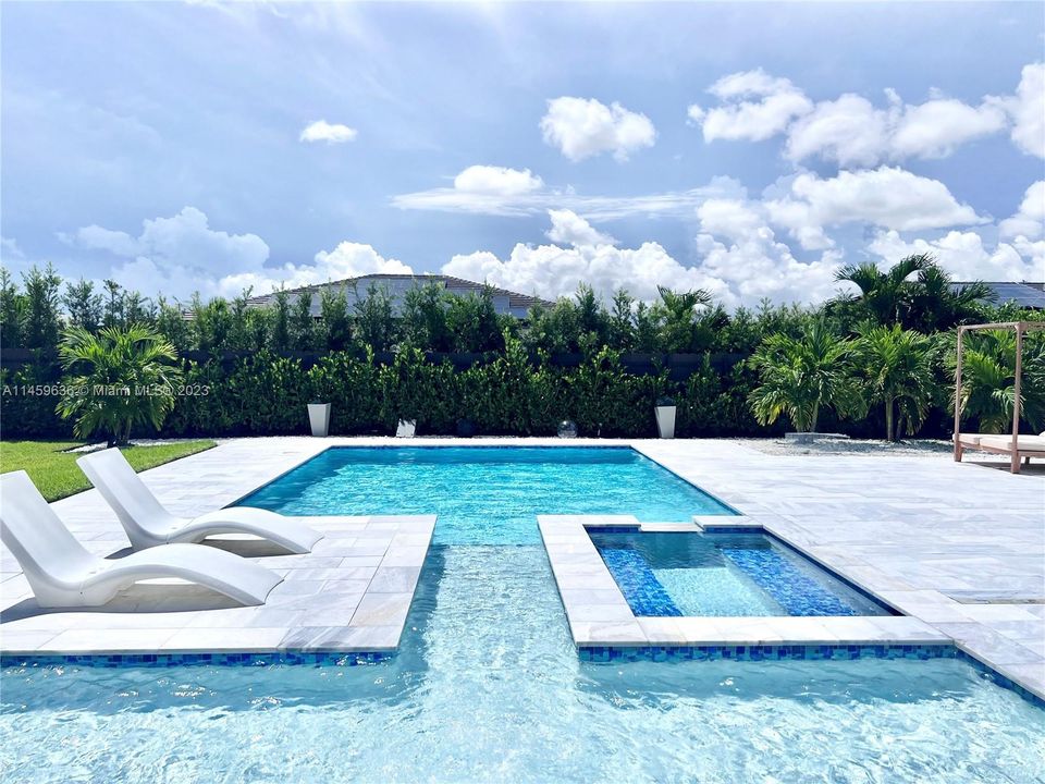 Recently Sold: $980,000 (4 beds, 3 baths, 2511 Square Feet)