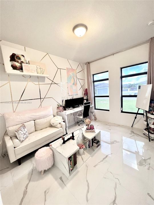 Recently Sold: $980,000 (4 beds, 3 baths, 2511 Square Feet)