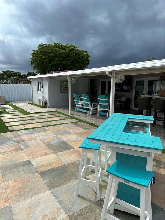 Recently Sold: $699,000 (4 beds, 3 baths, 1708 Square Feet)