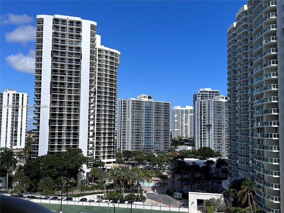 Recently Sold: $550,000 (2 beds, 2 baths, 1622 Square Feet)