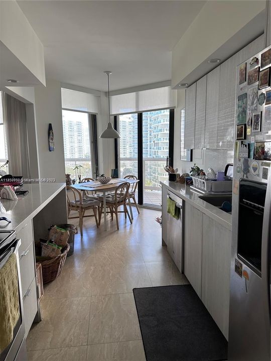 Recently Sold: $550,000 (2 beds, 2 baths, 1622 Square Feet)
