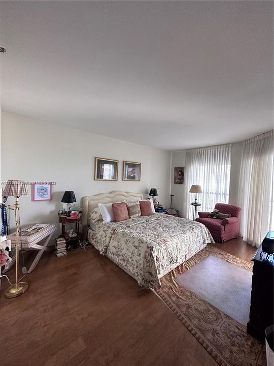 Recently Sold: $550,000 (2 beds, 2 baths, 1622 Square Feet)